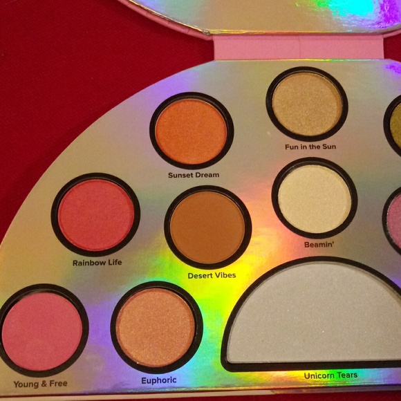 TOO FACED LIFE'S A FESTIVAL EYESHADOW PALETTE - Picture 7 of 8